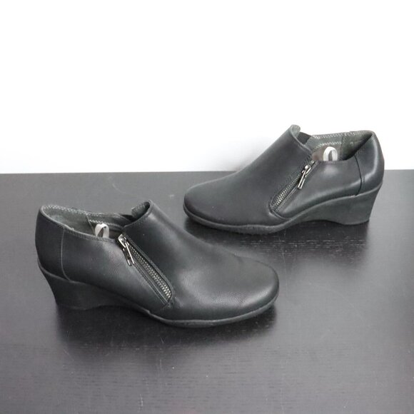 A2 Aerosoles HeelRest Women's 8M Black Vegan Leather Wedge Ankle Booties - Picture 2 of 8